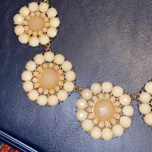 Vintage White Statement Necklace - Picture 2 of 2